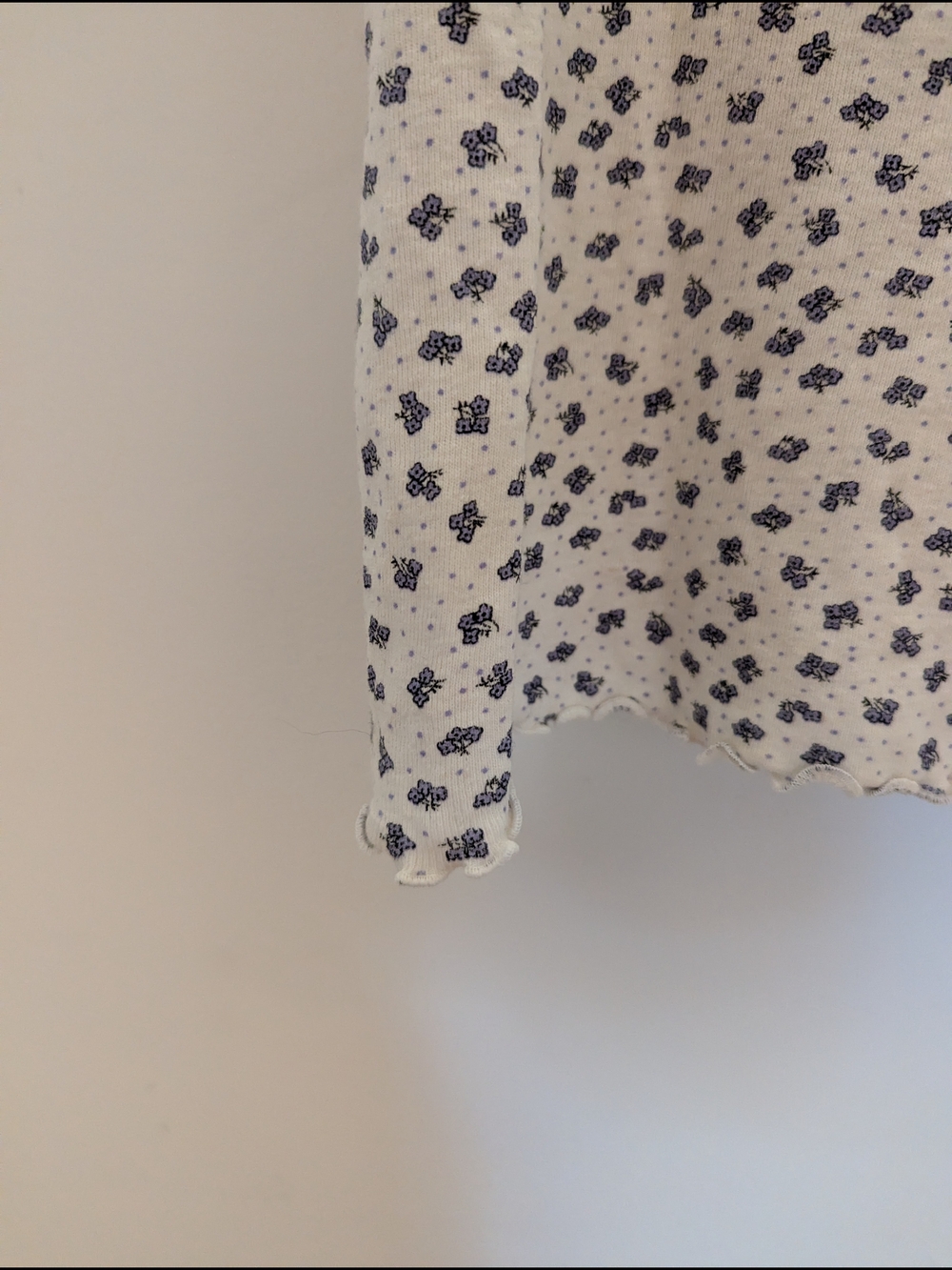 Levi's Floral Tee - Picture 5 of 7